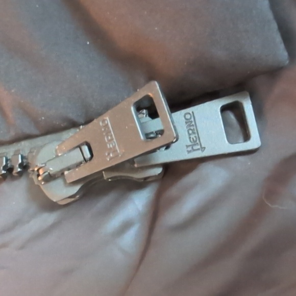 Herno Laminar - Quilted WINDSTOPPER Hooded Down Gilet - Black - Picture 6 of 8